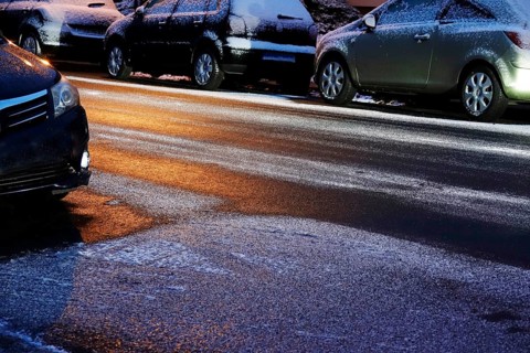 First snow, risk of slippery road traffic, road traffic, November, Germany, Europe