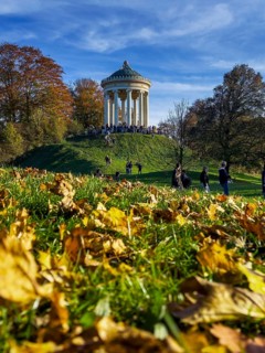 Autumn atmosphere in the English Garden, Monopteros, Munich, Bavaria, Germany, Europe