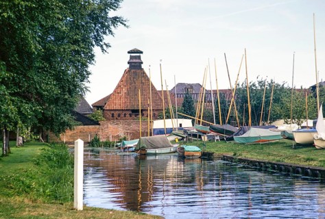 Boote auf dem Fluss Waveney, Beccles, Suffolk, England, UK Juli, 1971