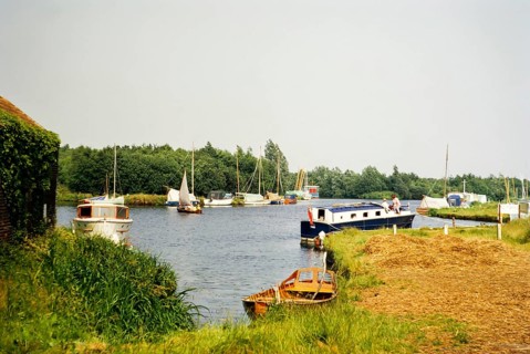 Boote auf dem Fluss Ant, Barton Broad, Barton Staithe, Norfolk Broads, Norfolk, England, UK, 1969