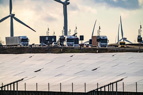 20 MWp ground-mounted photovoltaic system, from RWE, with over 36600 solar modules, in a 200 metre
