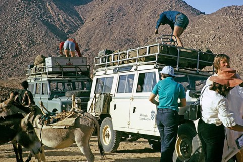 Unloading tourists and baggage, Landrovers of MIntrek Expeditions Ltd, Tassili N'Ajjer National