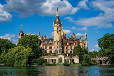 Schwerin, Mecklenburg-Vorpommern, Germany, Schwerin Castle on Lake Schwerin, seat of the