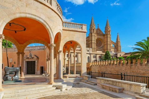 View of Palau March and La Seu Cathedral in the distance, Palma de Mallorca, Mallorca, Balearic