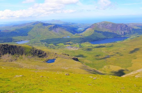 View to Llyn Cwellyn lake, Mount Snowdon, Gwynedd, Snowdonia, north Wales, UK