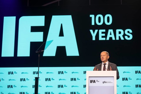 Olaf Scholz, Chancellor of the Federal Republic of Germany (SPD) speaks at the opening gala for 100