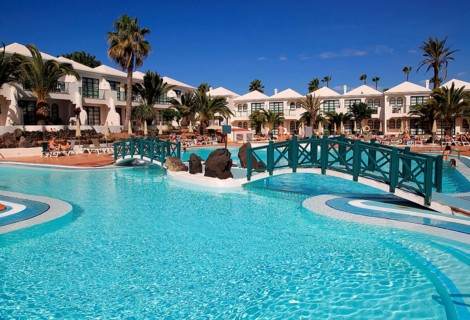 Swimming pool at H10 Ocean Suites hotel in Corralejo, Fuerteventura, Canary Islands, Spain, Europe