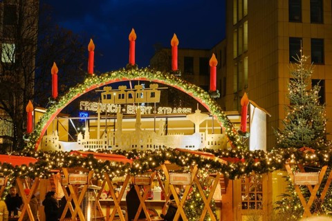 Large candle arch with suspension railway, Christmas market on Friedrich-Ebert-Strasse, night shot,