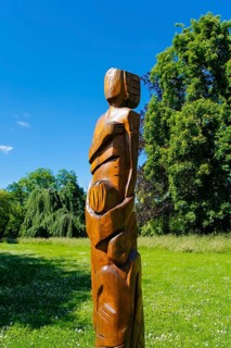 Public art, sculpture by Roswitha Zimmerle-Walentin sculptor, wooden figure, castle garden, castle