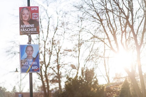 Election posters of the SPD (Ariane Fäscher) and AfD (Alice Weidel) parties for the early federal