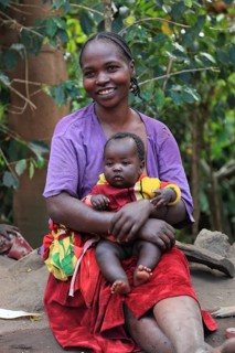 South Ethiopia, Ari people, young mother with baby, Ethiopia, Africa