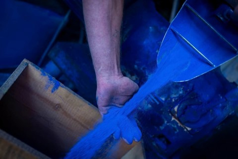 Schindler's blue colour factory is located directly on the Zwickauer Mulde river and belongs to the