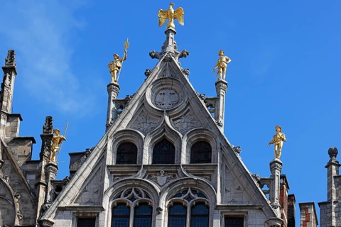 Historic guild house with golden figures on the gable, Grote Markt, historic city centre, Antwerp,