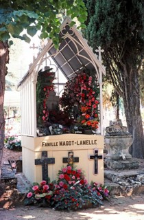 Grave of the Magot Lamelle family, Cahors, Lot department, south-west France 1976