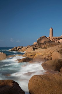 Lighthouse Mean Ruz at Ploumanac'h, Côtes d'Armor in the last evening light