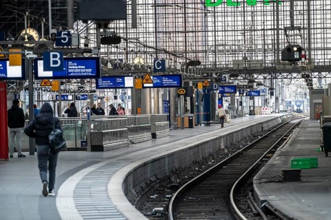 3-day strike by the railway union GDL, only very few local and long-distance trains run, empty