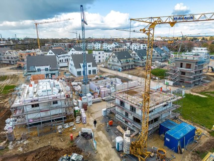 New-build neighbourhood, around 140 detached and semi-detached houses being built in the south of