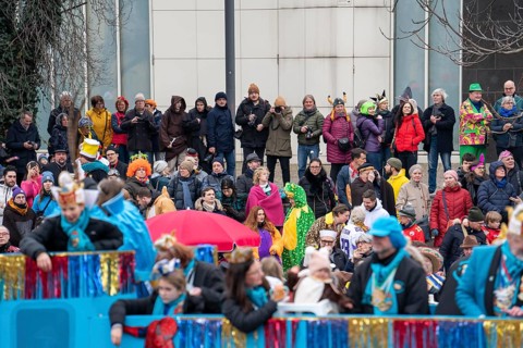 Rose Monday parade in Düsseldorf, themed floats of carnival societies and other participants in the