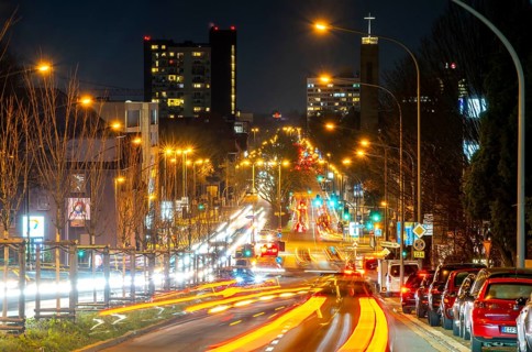 Evening city centre traffic, rush hour, Alfredstraße, B224, in Essen, Germany, Europe