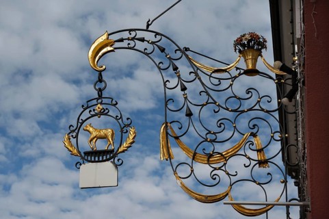 Nose sign of the Hotel Goldenes Lamm, Hauptstraße 45, Rottweil, Baden-Württtemberg, Germany, Europe