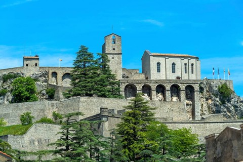Sisteron. The keep and the Chapelle-Notre-Dame of the Citadel, Alpes-de-Haute-Provence.