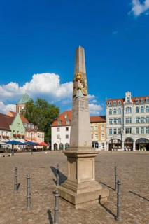 Senftenberg market square with the Electoral Saxon postal pillar