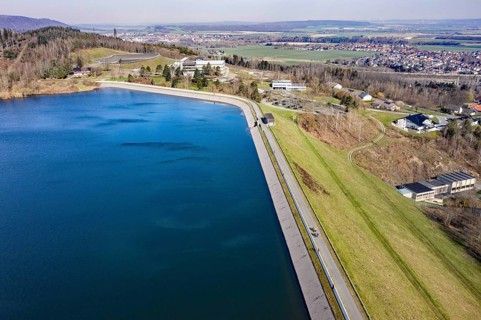 Dam of the Granetal dam. The dam has a capacity of 46.4 million cubic metres of water, Langelsheim,