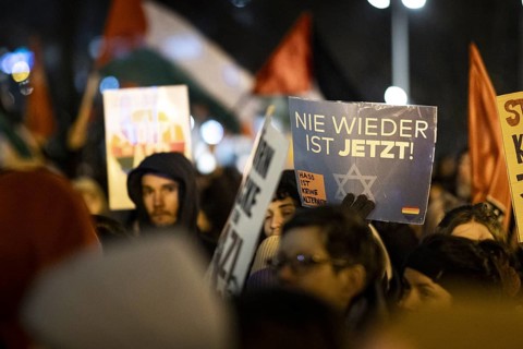 Pictures taken during the demonstration Auf die Strasse! Against Nazi deportation plans of the AfD