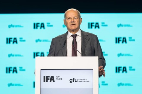 Olaf Scholz, Chancellor of the Federal Republic of Germany (SPD) speaks at the opening gala for 100
