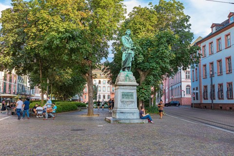 Osteiner Hof and carnival fountain on Schillerplatz in Mainz, Rhineland-Palatinate, Germany, Europe