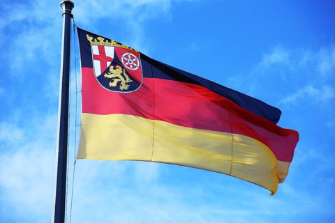 Flag of Rhineland-Palatinate in the state capital Mainz