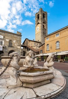 Fontana Contarini and Campanone tower, Piazza Vecchia, Citta alta, Bergamo, Italy, Europe