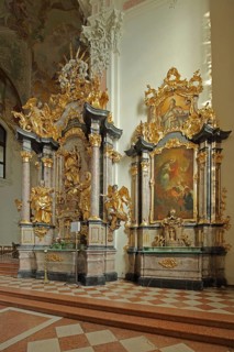 Baroque altars with decorations, interior view, arts and crafts, magnificent, stucco decoration,