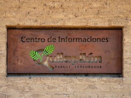 Sign information center, botanic garden, Parque Quilapilún de Anglo American, Región Metropolitana,