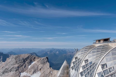 View of the Alps from the Zugspitze, on the right the radio transmission station, on the left the