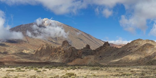 Pico del Teide, 3715m and Roques de Garcia, Teide National Park, Tenerife, Canary Islands, Spain,