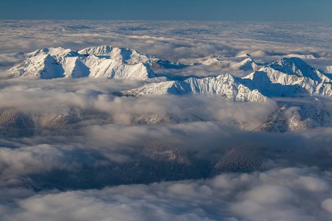 Mountain peaks above high fog, evening light, winter, view from Zugspitze to Ammergau Alps, Upper