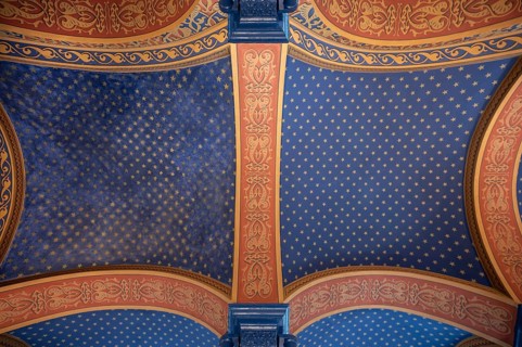 Preserved ceiling vault in the vestibule of the former synagogue, built in 1883, destroyed by the