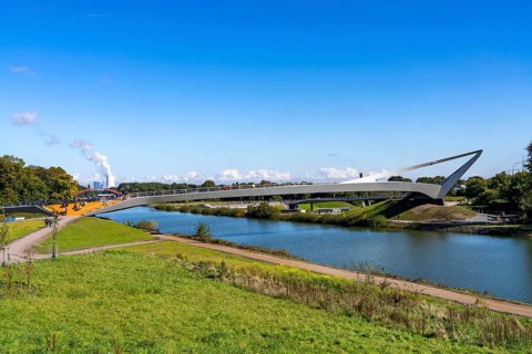 New bridge over the Rhine-Herne Canal and the Emscher, leap over the Emscher, bicycle and