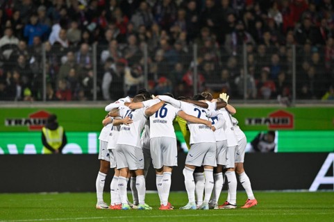 Team building, team circle in front of the start of the match TSG 1899 Hoffenheim, Voith-Arena,