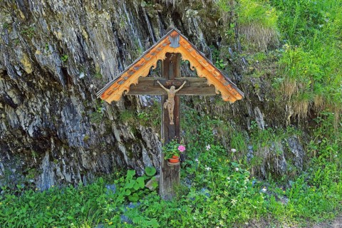 Wayside cross, Hinterbichl, municipality of Prägraten am Großvenediger, Austria, Europe