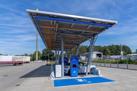 ARAL pulse e-charging station on the A3 motorway, Rees junction, in Isselburg, 4 fast-charging