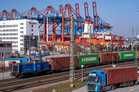 Port of Hamburg, Waltershofer Hafen, container ships, goods train with containers and container