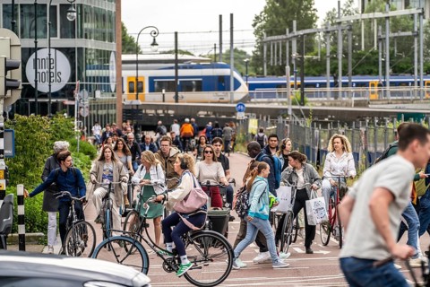 Central cycle path on Smakkelaarskade, at Utrecht Centraall station, in the centre of Utrecht,