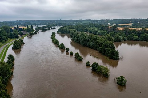 Ruhr flood near Mülheim-Menden, flooded Ruhr floodplains, flood on the Ruhr, after long heavy