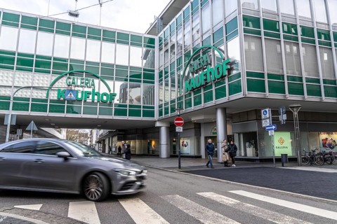 Galeria Kaufhof department stores' in the city centre of Krefeld, on Hochstraße, is affected by the