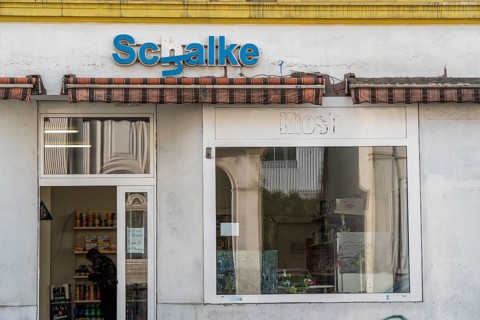 The Schalke Mile, Mile of Tradition, Kurt-Schumacher-Straße in Gelsenkirchen-Schalke, corner house