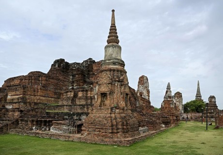 Ruined temple in Wat Mahathat, Temple of the Great and Holy Relic, Ayutthaya, Ayutthaya Province,