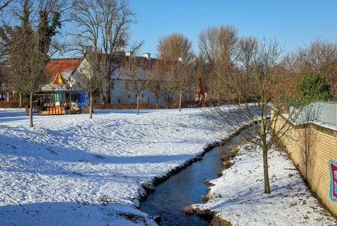 Dortmund, North Rhine-Westphalia, Germany, winter with snow in the Ruhr area, renaturalised Emscher