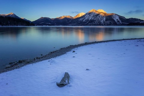 Morning light, sunrise, mountain lake, mountain landscape, reflection, winter, snow, long exposure,